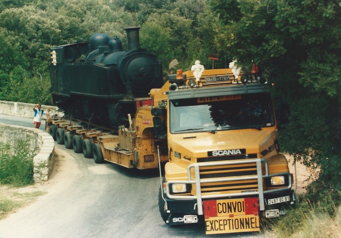 Já em Estoublon (França) a CP E211 estava na fase final da sua longa viagem | © Luc Cabouret - GECP, 1986